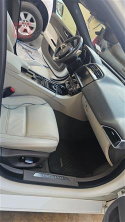 جاكوار XE